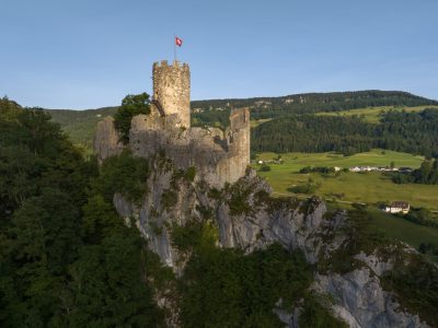 balsthal_burgruine_neu_falkenstein_drone